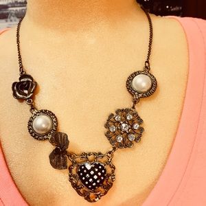 Vintage old gold color necklace with mesh bow